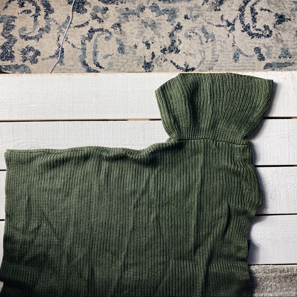 Ralph Lauren Ruffled Knit Short Sleeve Sweater - Picture 8 of 8